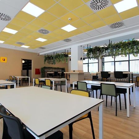 Villa Alojamiento Y Congresos - Villa Universitaria San Vicente Raspeig Eksteriør billede