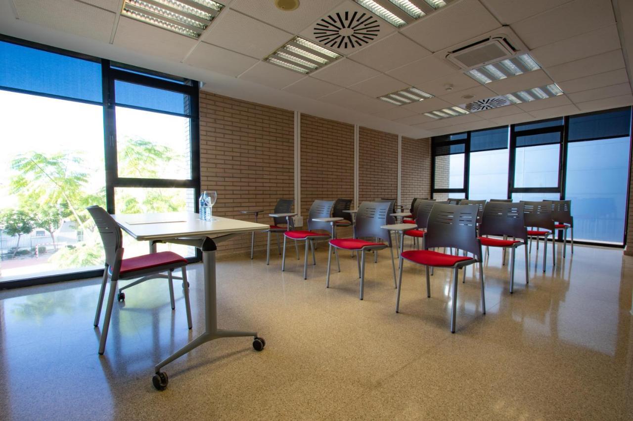 Villa Alojamiento Y Congresos - Villa Universitaria San Vicente Raspeig Eksteriør billede