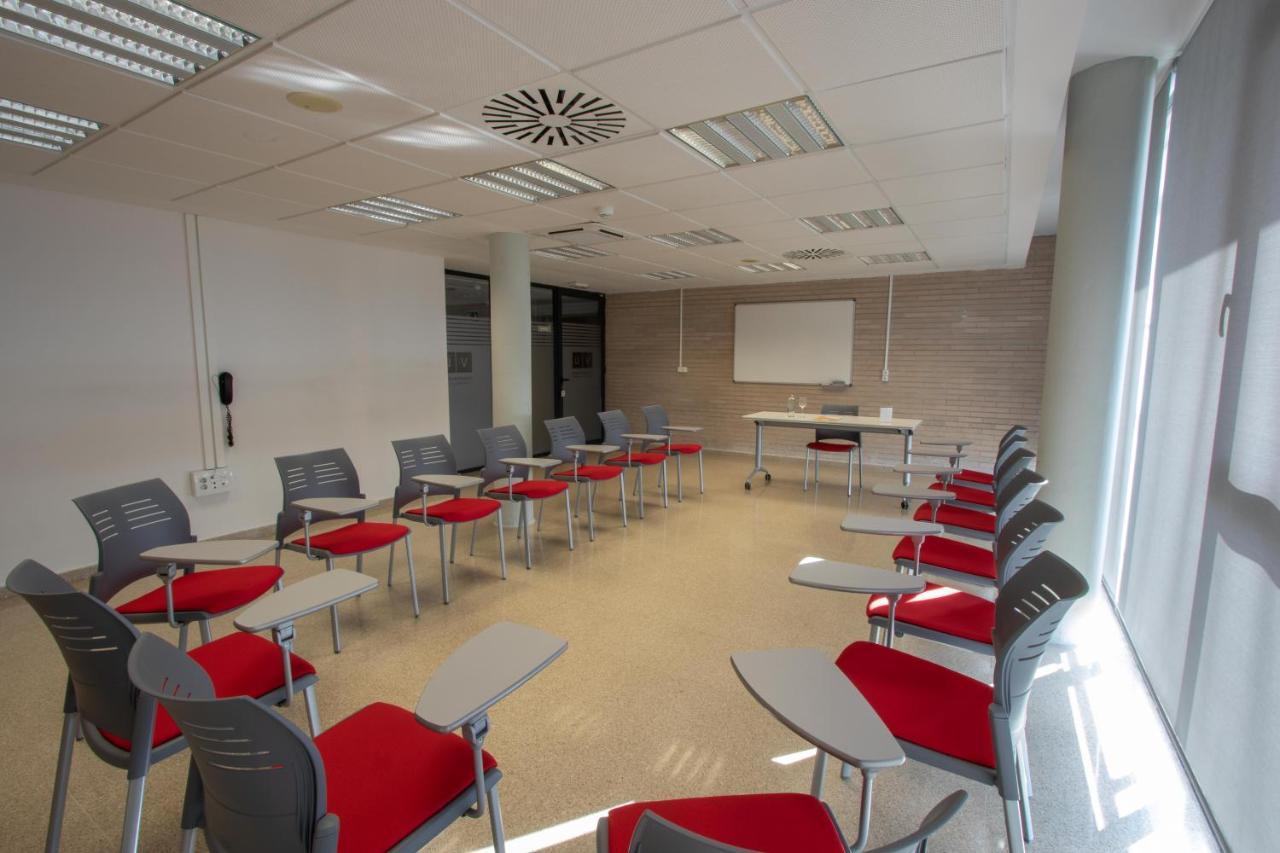 Villa Alojamiento Y Congresos - Villa Universitaria San Vicente Raspeig Eksteriør billede